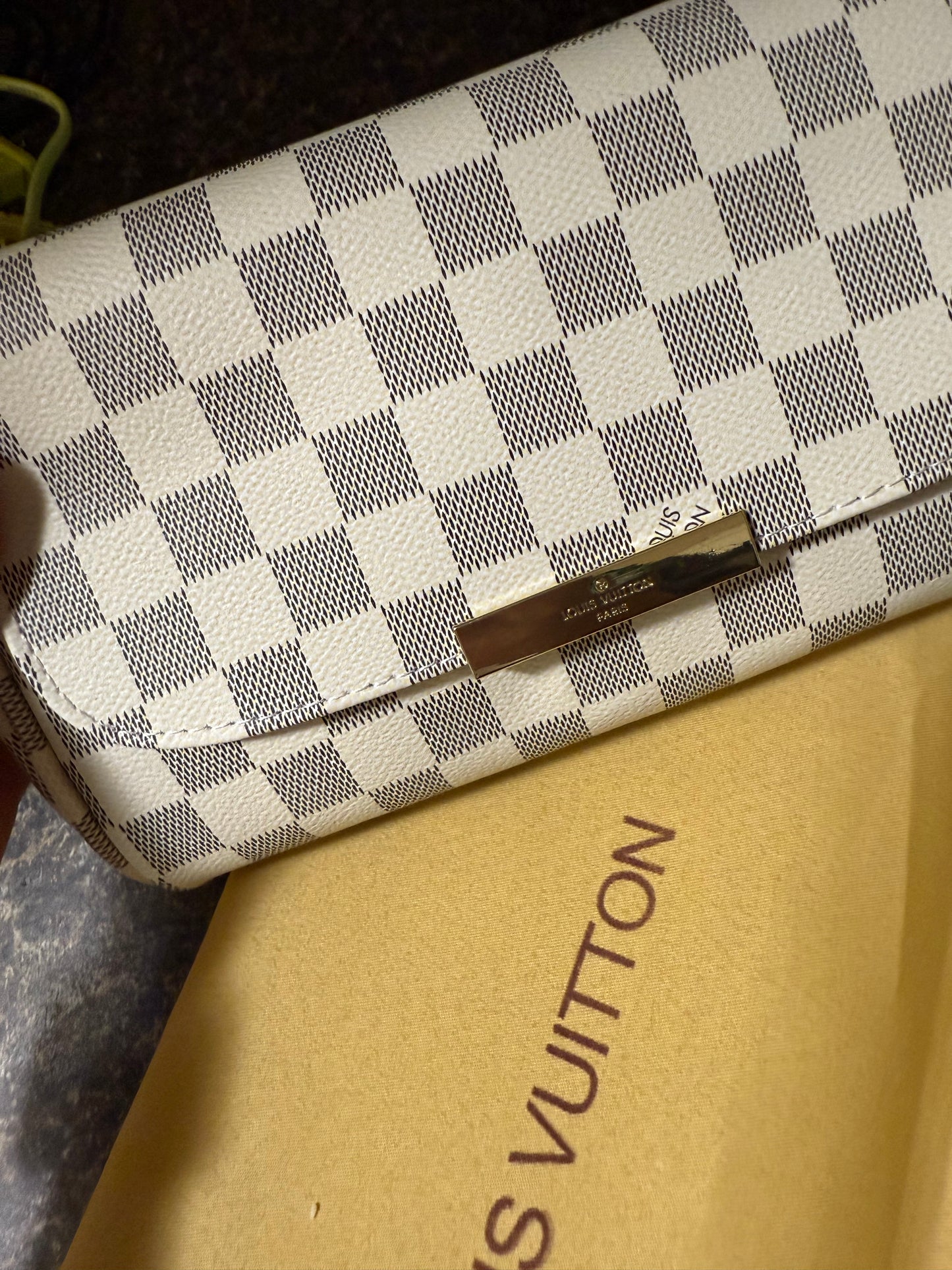LV replica